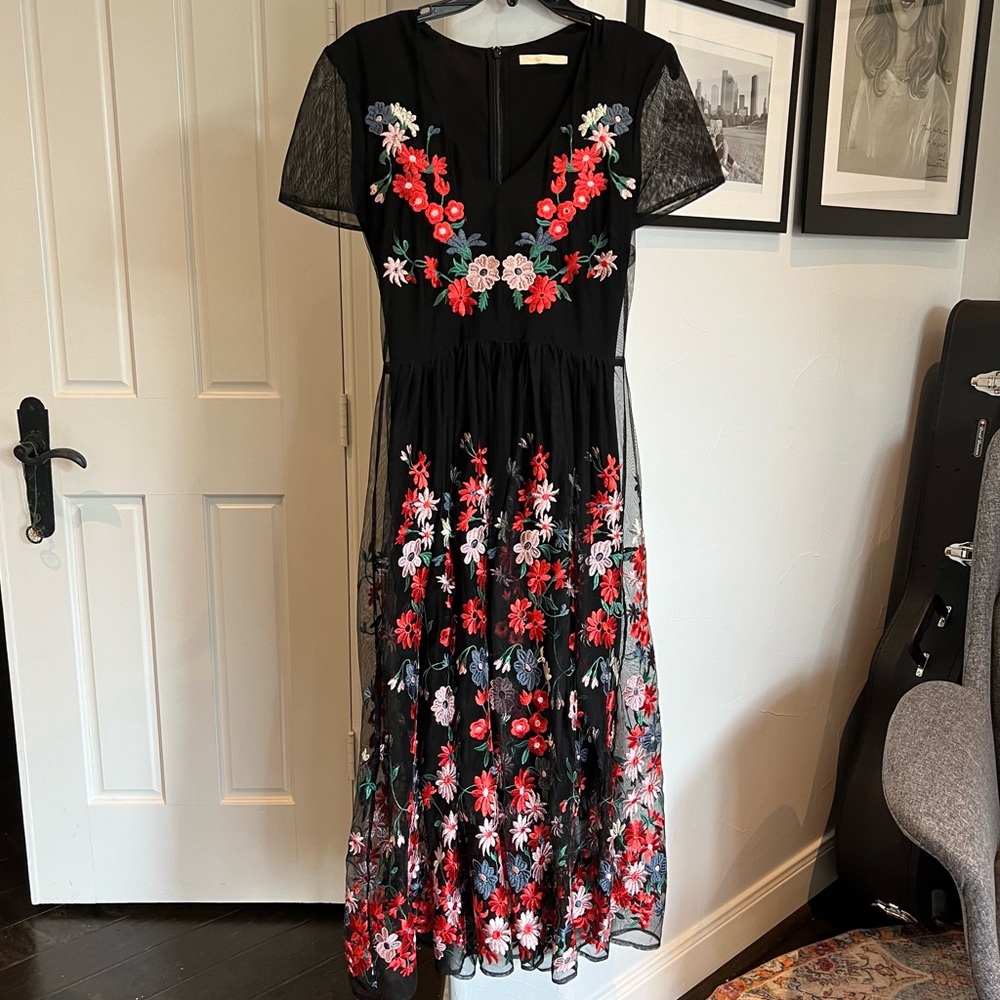 Maje black embroidered floral Dress Size 4